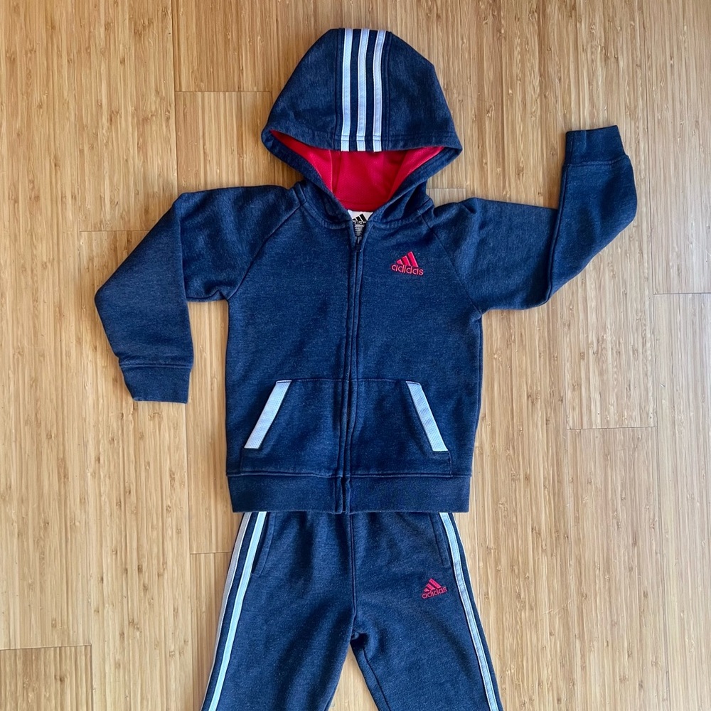 Adidas cozy gray and red fleece track suit with white racing stripes boys size 5